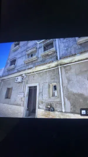 منزل طابقين وملحق