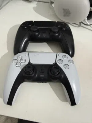 جهاز سوني فايف شغال زين بس السود يلف بروحه و البيضاء مافيها  شي