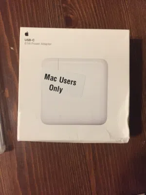 MacBook Charger 61W USB-C – Authentic Apple, 2018 Modelشاحن ماكبوك