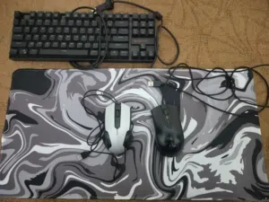 قطع واكسسوارات للبيع