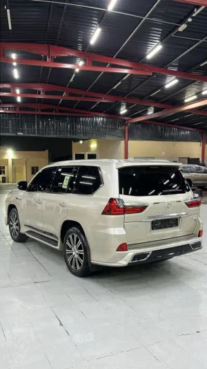 Used Lexus LX in Buraimi
