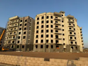 شقة استلام فوري فالتجمع بالتشطيب كامل في كمبوند مايان – مباشر على طريق السويس القديم
