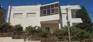 ٣ غرف نوم . غير مفروشة . سنوي0