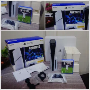Excellent condition PS5 Slim CD Edition with free CD and full set