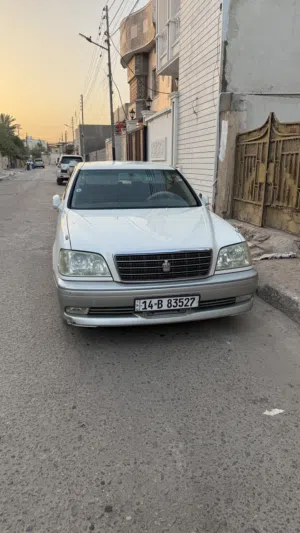 تيوتا كراون جنون