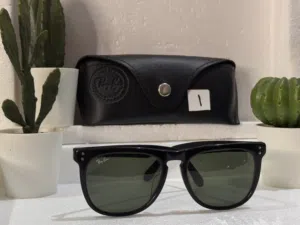 نظارة ريبان أصلية (مستعملة) Original Ray-Ban Sunglasses (Used) فرصة لعشاق الأناقة بسعر لا يُفوت. A