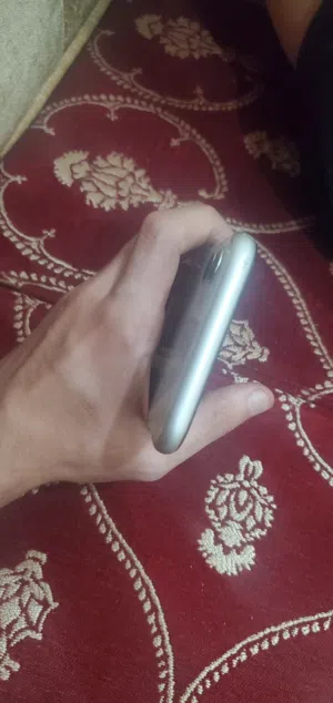 ايفون 11 العادي ب 30 الف عرطه جدا