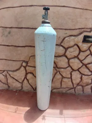 استوانة اكسجين طبيى كبيره