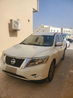 Used Nissan Pathfinder in Dhofar