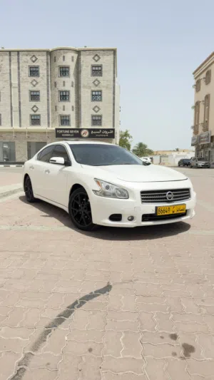 Nissan maxima sv 2011