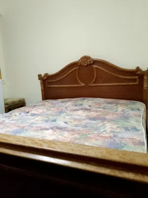 غرفة نوم خشب مستعمل