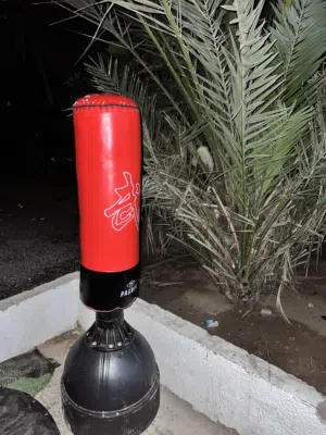 كيس ملاكمة بحالة جيدة