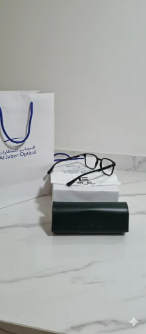 فريم نظارة lacoste جديدة لم تستعمل بفاتورتها