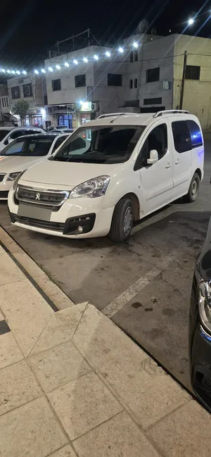 بيجو-بارتنر-ترخيص-2017-ديزل-7-مقاعد