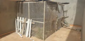 هذا القفص الطول 3 متر العرض 2 متر الارتفاع 2 متر