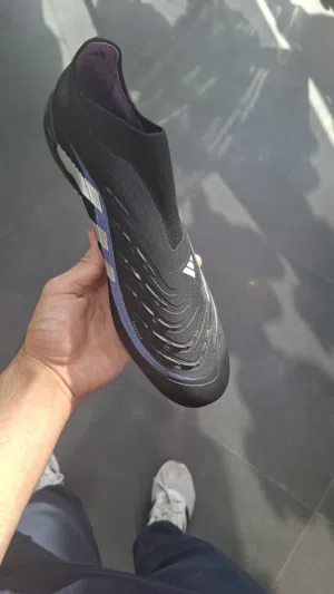 SPORTS SHOES FOR FOOTBALL