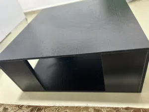 طاوله خشب لاتيه استخدام بسيط وسط بني محروق للبيع