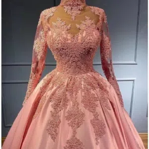 Selling of used evening clothes