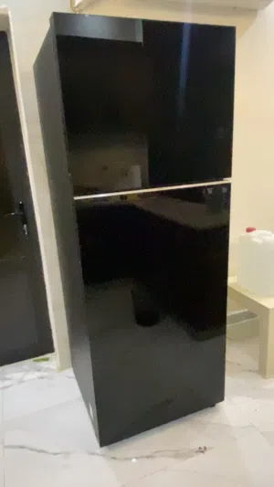 ثلاجة سامسونج لون اسود زجاج
