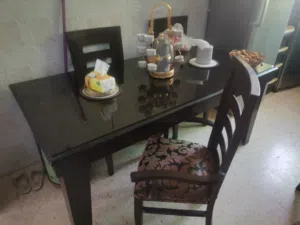 طاولة الطعام