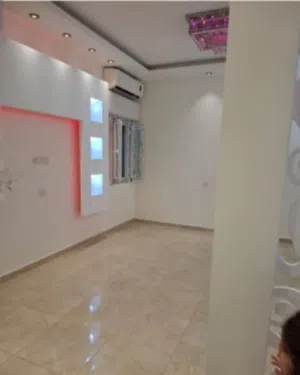 شقه للبيع في دقادوستا قرب من فندق ميراس