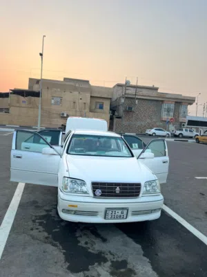 تويوتا جنون (ملكة) مديل 2003 محرك D4جبير لون ابيض 3دكم تبريد شغال فول قطعتين رقم جديد سيارة بسمي