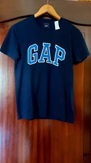 تيشرتات ماركة GAP صنع بنغللدش قطن قياس سمول/ميديوم