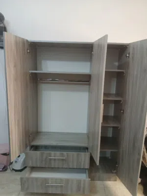 خزائن أنيقة... تنظيم ذكي وأناقة تدوم!   لك أحدث تصاميم الخزائن العصرية التي تناسب جميع المساحات والذ