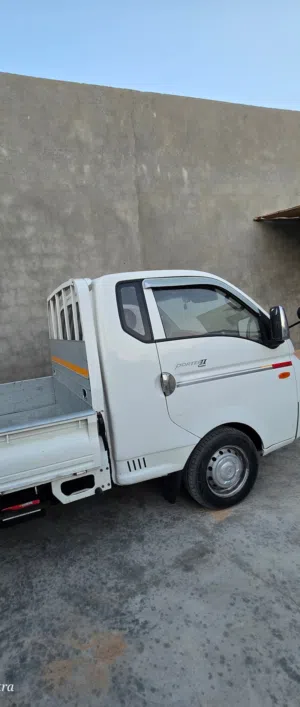 Used Hyundai H 100 in Tripoli