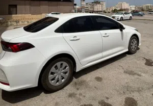 تويوتا كورولا 2025 استعمال نظيف جدا لا يوجد خدش بحالة الوكالة 1600 cc