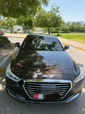 Used Genesis G90 in Abu Dhabi