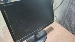 18.5 Samsung monitors for sale  in Zarqa