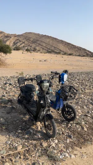 سكوتر للبيع شغال وأموره طيبه سرعه:70 بطاريه قويه