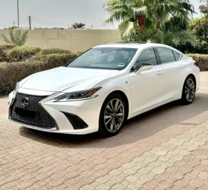 ES 350 F sports 2019 قمة في النظافه