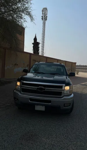Used Chevrolet Silverado in Al Ahmadi