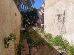 فيلا أرضية في حي اندلس