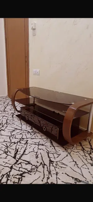 طاولة شاشة زجاج