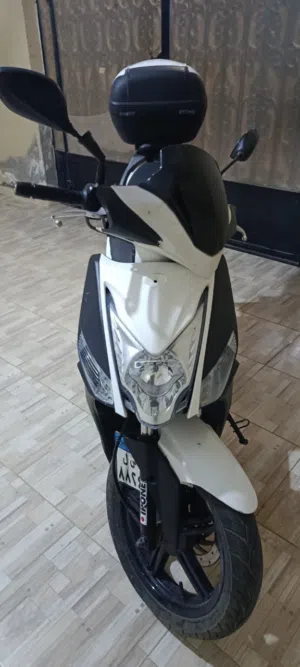 اسكوتر كامكو Kymco Scooter 200 CC موديل 2019 بحالة جيدة جدا