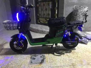 دراجه شحن R9  مديل 2025 البيع دراجه تضيفه مابيها اي شي شرط فحص صارله سنه من مشتريه بس