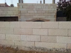بيت شبه ارضي شبه فيلا للبيع 3غرف نوم واحده ماستر 3حمامات غرفة سفره غرفة ضيوف برندات