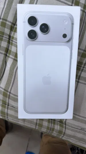 ايفون 17 برو ماكس 512GB لون سلڤر مع كامل المرفقات