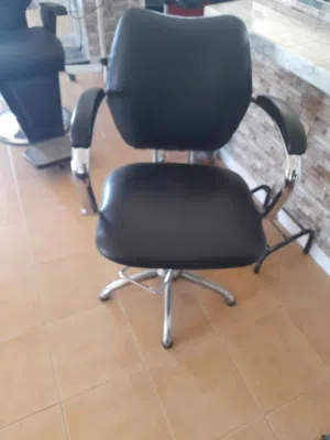 معدات مستلزمات العناية بالشعر