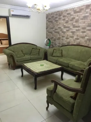 شقة مفروشة نظيفه جدا شبه جديده من المالك مباشره