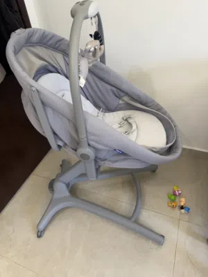 سرير + مقعد للرضع