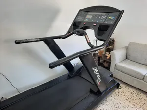جهاز ركض ب400 دينار life fitness امريكي للبيع بسعر البلاش