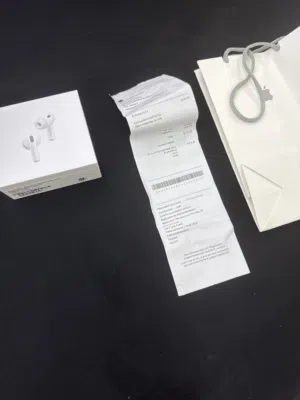 AirPods pro 3 + receipt + apple bag