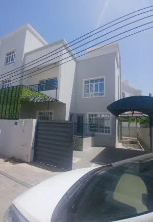 230 m2 5 Bedrooms Villa for Rent in Muscat Al Mawaleh