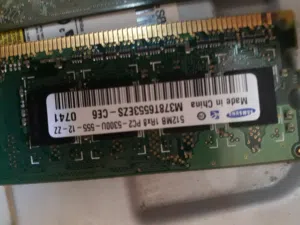 تلاته رامات 512ميقا استعمال نضيف ddr2