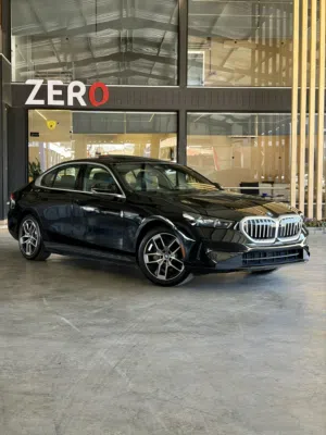 BMW I5 2024 CLEAN TITLE FULL ELECTRIC بحاله ممتازة
