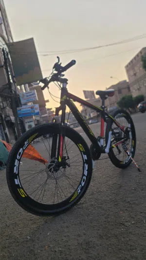 دراجه هوائيه سيكل اروبي الامنيو الجنوط كروم مستخدم 5اشهر سيكل جديد نضيف